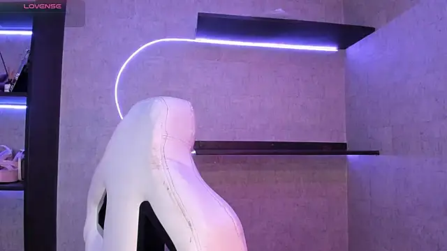 RenataLeclair online show from October 8, 2025, 4:08 pm