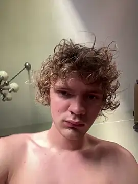 landen432 online show from September 15, 2025, 3:56 pm