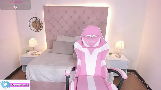 Sarajames online show from October 2, 2025, 3:37 pm