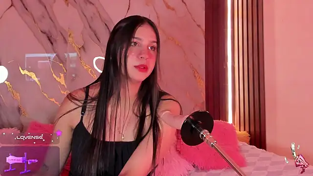 Emmiicute online show from September 20, 2025, 8:25 pm