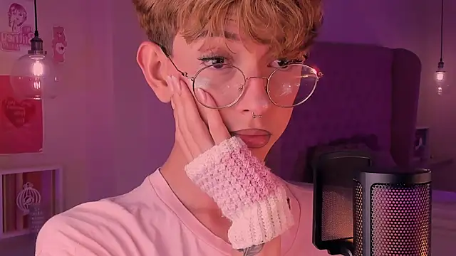 Snapshot of imDamiano chatting on September 14, 2025, 6:41 pm imDamiano online show from September 14, 2025, 6:41 pm