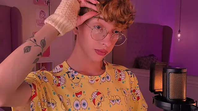 Snapshot of imDamiano chatting on October 13, 2025, 10:21 pm imDamiano online show from October 13, 2025, 10:21 pm