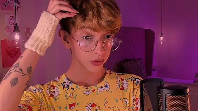 Snapshot of imDamiano chatting on October 4, 2025, 10:33 pm imDamiano online show from October 4, 2025, 10:33 pm