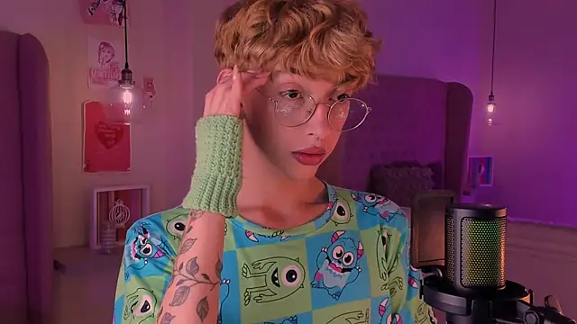 Snapshot of imDamiano chatting on October 12, 2025, 9:49 pm imDamiano online show from October 12, 2025, 9:49 pm