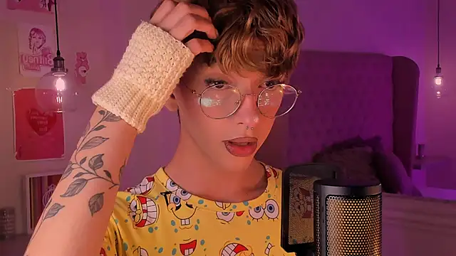 Snapshot of imDamiano chatting on September 19, 2025, 7:18 pm imDamiano online show from September 19, 2025, 7:18 pm