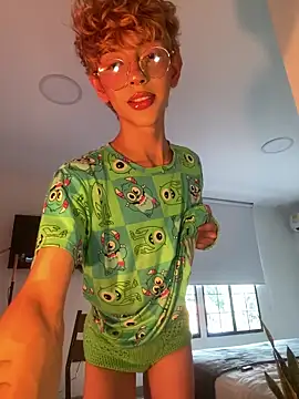 Snapshot of imDamiano chatting on November 23, 2025, 5:01 pm imDamiano online show from November 23, 2025, 5:01 pm