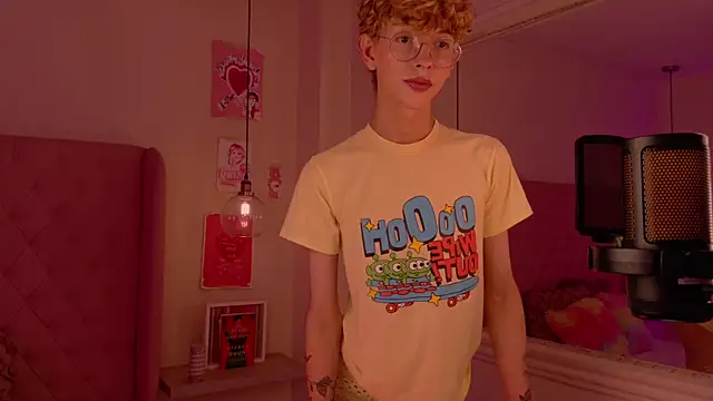 Snapshot of imDamiano chatting on November 10, 2025, 8:47 pm imDamiano online show from November 10, 2025, 8:47 pm