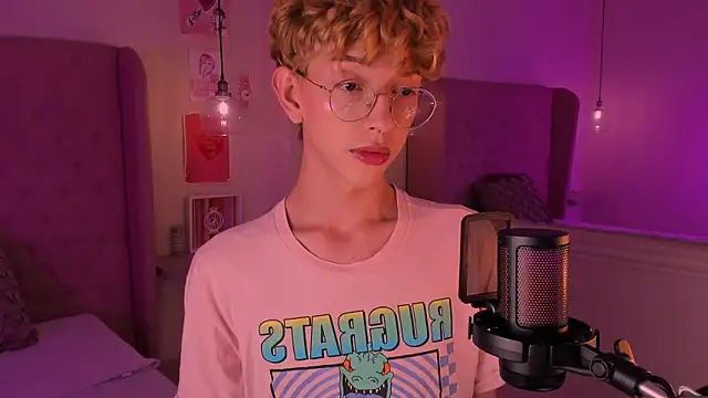 Snapshot of imDamiano chatting on October 22, 2025, 9:46 pm imDamiano online show from October 22, 2025, 9:46 pm