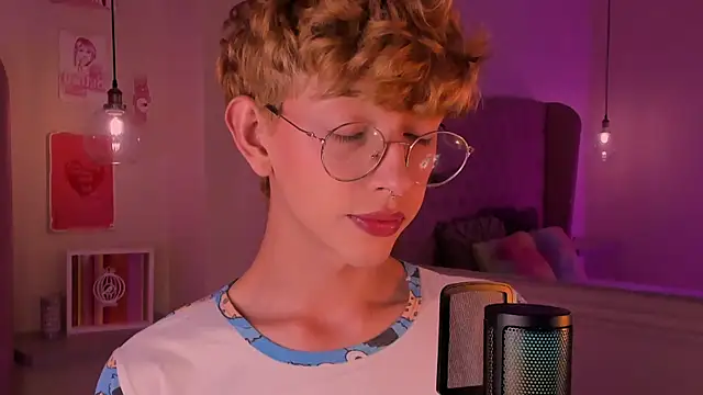 Snapshot of imDamiano chatting on October 25, 2025, 8:09 pm imDamiano online show from October 25, 2025, 8:09 pm