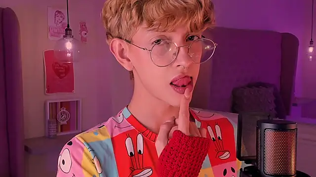 Snapshot of imDamiano chatting on October 19, 2025, 9:17 pm imDamiano online show from October 19, 2025, 9:17 pm