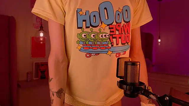 Snapshot of imDamiano chatting on November 7, 2025, 10:46 pm imDamiano online show from November 7, 2025, 10:46 pm