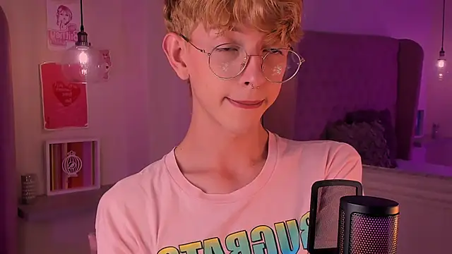 Snapshot of imDamiano chatting on October 7, 2025, 10:11 pm imDamiano online show from October 7, 2025, 10:11 pm