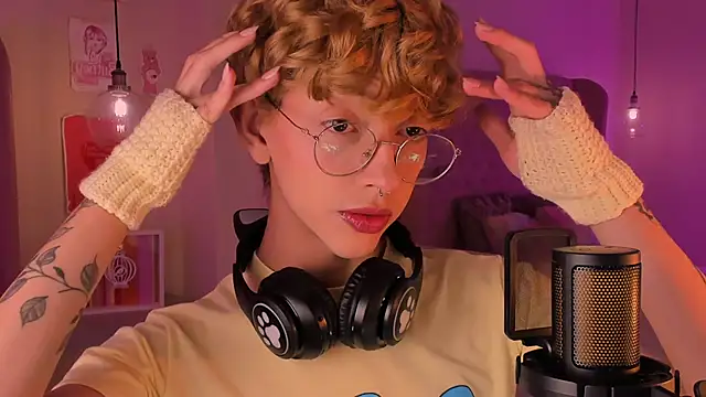 Snapshot of imDamiano chatting on October 27, 2025, 9:38 pm imDamiano online show from October 27, 2025, 9:38 pm