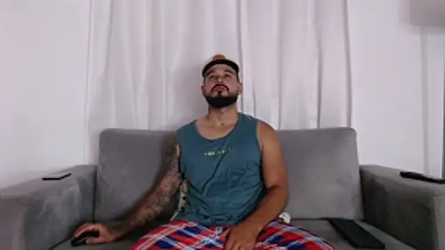 Eric Evans1 online show from November 14, 2025, 3:21 am