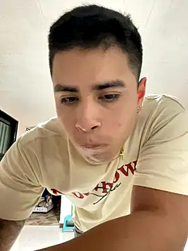 miaftmax online show from September 26, 2025, 8:05 pm