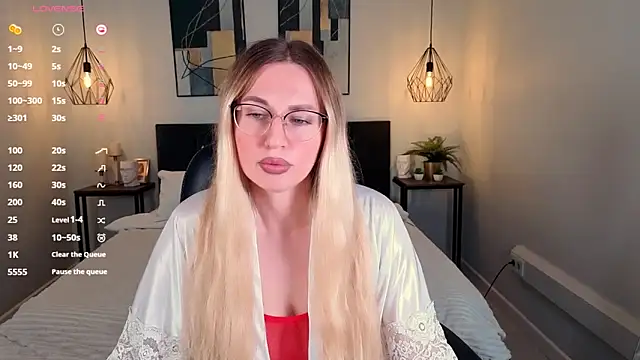 Lexi terele online show from September 11, 2025, 7:19 am