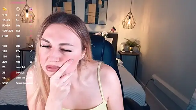 Lexi terele online show from October 3, 2025, 6:48 am