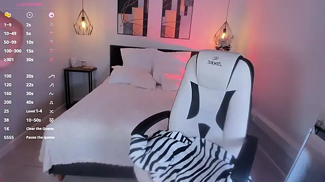 Lexi terele online show from December 14, 2025, 6:52 am