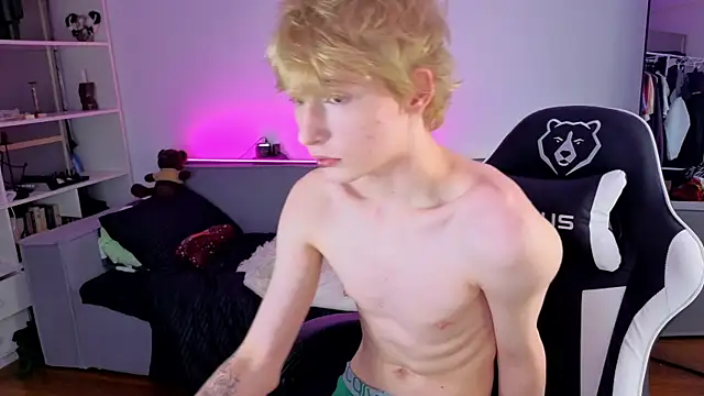 Your avatar online show from September 26, 2025, 8:16 pm