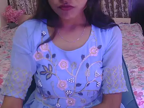 hoty-priya online show from February 12, 2026, 4:56 am