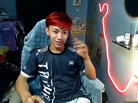 Snapshot of naughtyboyloy_0 chatting on August 4, 2026, 7:18 pm naughtyboyloy 0 online show from August 4, 2026, 7:18 pm