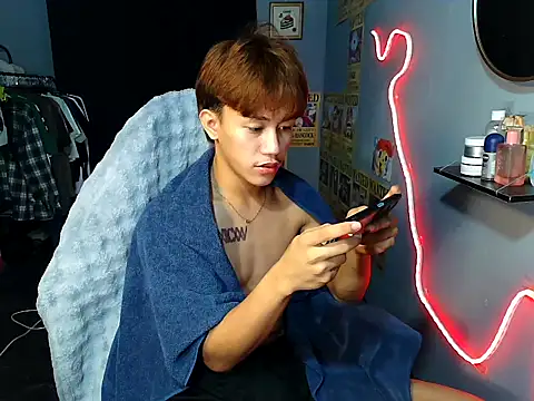 Snapshot of naughtyboyloy_0 chatting on July 23, 2026, 1:30 pm naughtyboyloy 0 online show from July 23, 2026, 1:30 pm