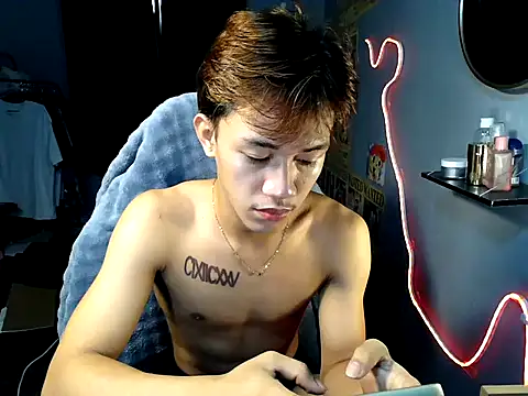 Snapshot of naughtyboyloy_0 chatting on July 30, 2026, 2:32 am naughtyboyloy 0 online show from July 30, 2026, 2:32 am