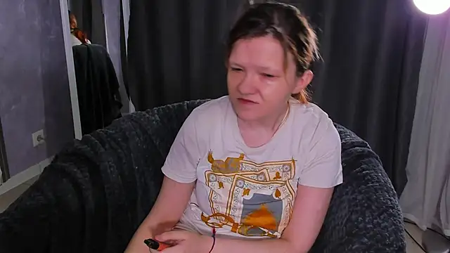 Snapshot of Nora_lovvvv chatting on September 14, 2025, 10:37 am Nora lovvvv online show from September 14, 2025, 10:37 am