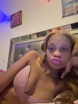 Snapshot of Angelbunnyy chatting on February 14, 2026, 2:06 pm Angelbunnyy online show from February 14, 2026, 2:06 pm