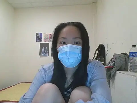 candy00009 online show from April 7, 2026, 11:34 am