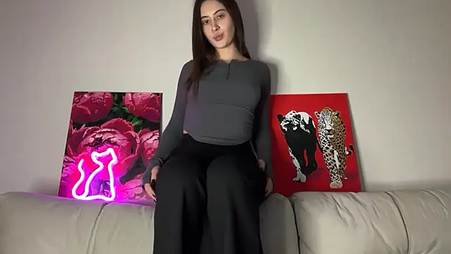 StellarAlice online show from May 3, 2026, 6:00 pm