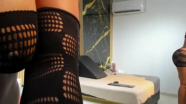 Snapshot of AdrianaVegga chatting on September 19, 2025, 7:29 pm AdrianaVegga online show from September 19, 2025, 7:29 pm