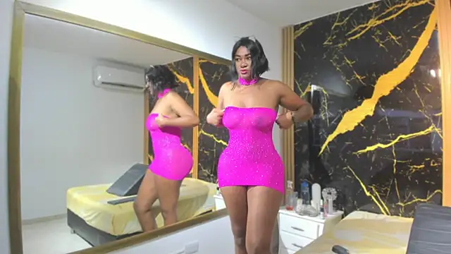 Snapshot of AdrianaVegga chatting on September 14, 2025, 12:16 pm AdrianaVegga online show from September 14, 2025, 12:16 pm