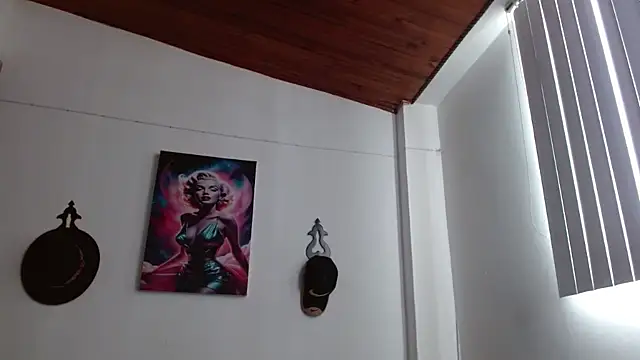 Crystal Star  online show from April 4, 2026, 1:28 pm