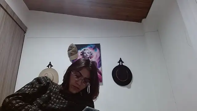 Crystal Star  online show from March 1, 2026, 12:21 am