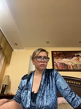 Crystal00Girl online show from October 5, 2025, 9:16 pm