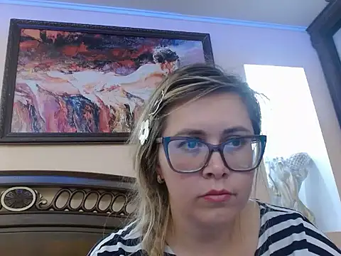 Crystal00Girl online show from November 7, 2025, 7:51 pm