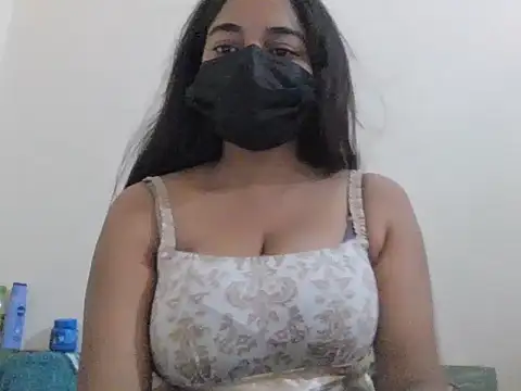 Snapshot of Little_toy_girl chatting on March 12, 2026, 8:18 am Little toy girl online show from March 12, 2026, 8:18 am