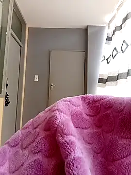 Freakysluttt online show from November 10, 2025, 11:04 am