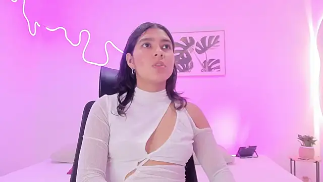 Snapshot of Cherrydollxx chatting on November 3, 2025, 11:36 am Cherrydollxx online show from November 3, 2025, 11:36 am