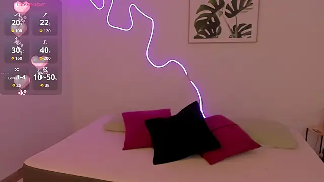 Snapshot of Cherrydollxx chatting on November 21, 2025, 11:42 am Cherrydollxx online show from November 21, 2025, 11:42 am