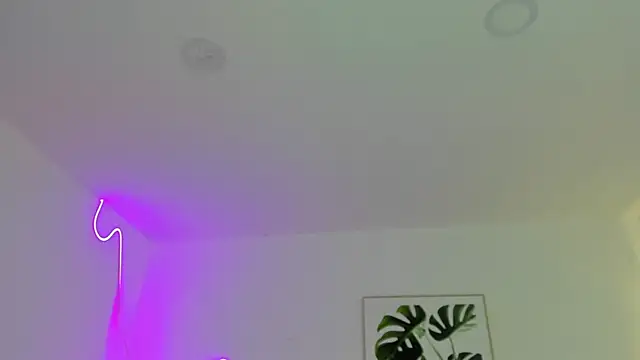 Snapshot of Cherrydollxx chatting on October 22, 2025, 11:42 am Cherrydollxx online show from October 22, 2025, 11:42 am