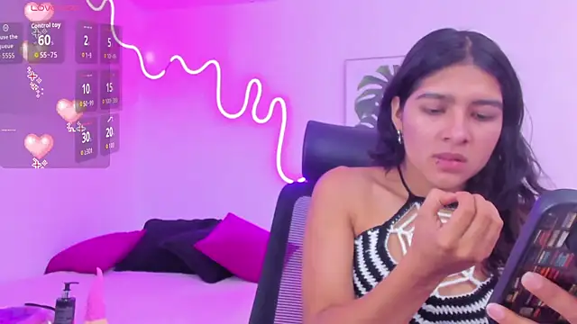 Snapshot of Cherrydollxx chatting on October 6, 2025, 12:06 pm Cherrydollxx online show from October 6, 2025, 12:06 pm