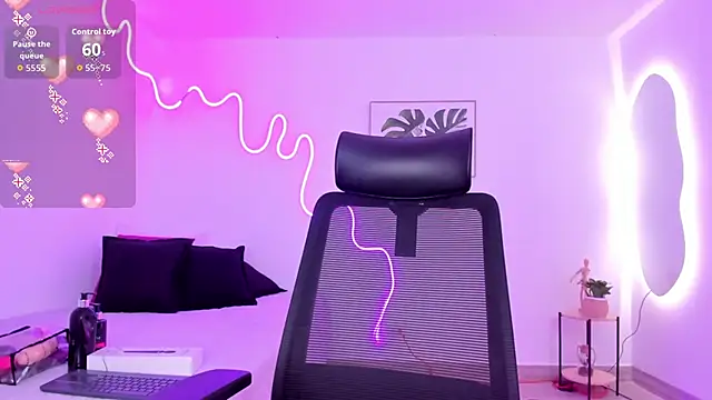 Snapshot of Cherrydollxx chatting on September 27, 2025, 12:00 pm Cherrydollxx online show from September 27, 2025, 12:00 pm