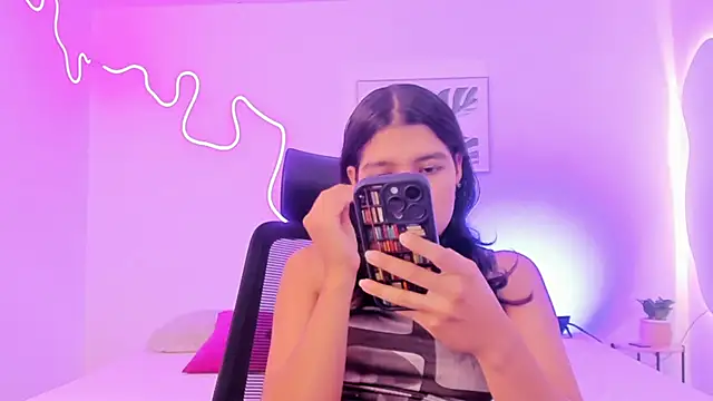 Snapshot of Cherrydollxx chatting on November 17, 2025, 11:47 am Cherrydollxx online show from November 17, 2025, 11:47 am