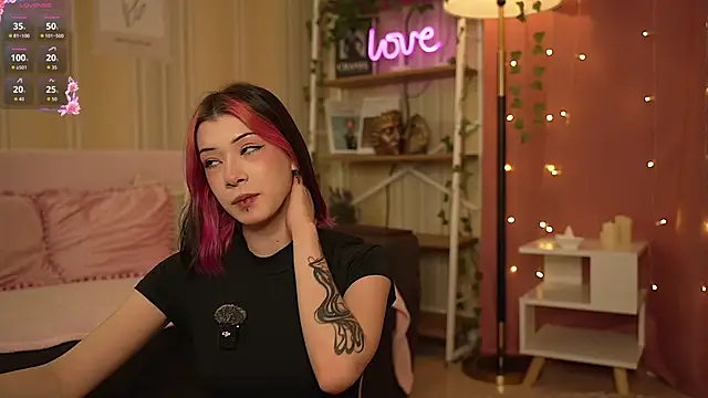 Winaria online show from November 15, 2025, 12:31 pm