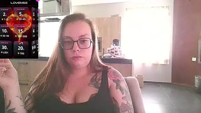 Miss Lucifer6 online show from September 22, 2025, 1:17 pm