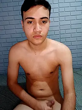 novinho safado   online show from September 11, 2025, 5:35 pm