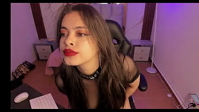 Lizeth Salazar online show from September 22, 2025, 11:27 am