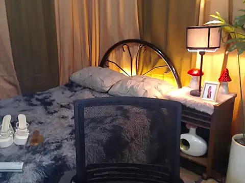 WILDROXIE online show from September 29, 2025, 11:10 pm